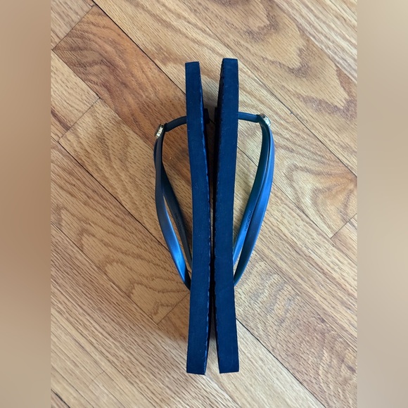 Tory Burch Emory Flip Flops - Like New ~ Tory Navy/Court Green~ Women's Size 10? - Picture 8 of 9